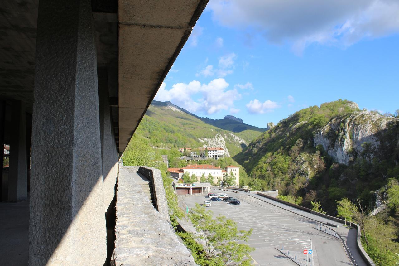 Arantzazu Aterpetxea Hostel Oñate Екстериор снимка