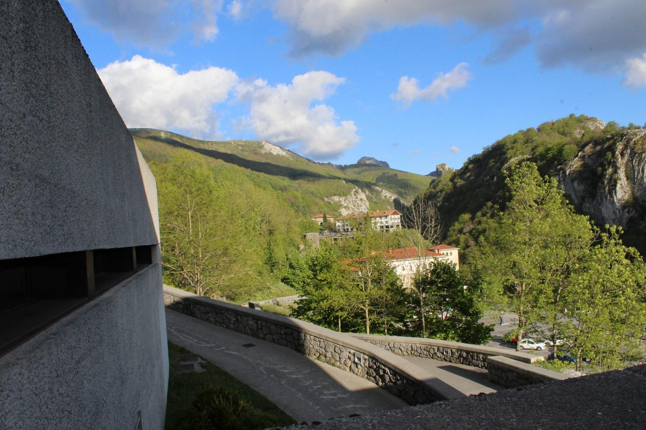 Arantzazu Aterpetxea Hostel Oñate Екстериор снимка